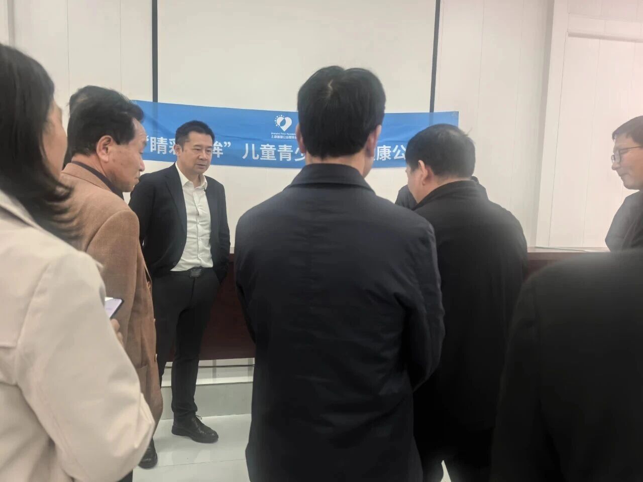 鄭州普瑞眼科“關愛青少年 健康光明老區(qū)行”在行動